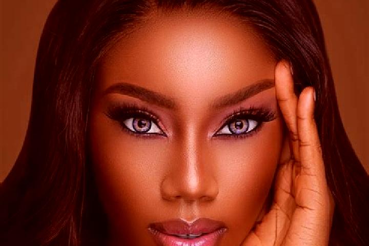 Emma, 36, a red blue-eyed ebony companion based in Bialobrzegi. Offering A-Level, CIM, Couples, Fetish, Dinner Date. Available for incall and outcall, overni...