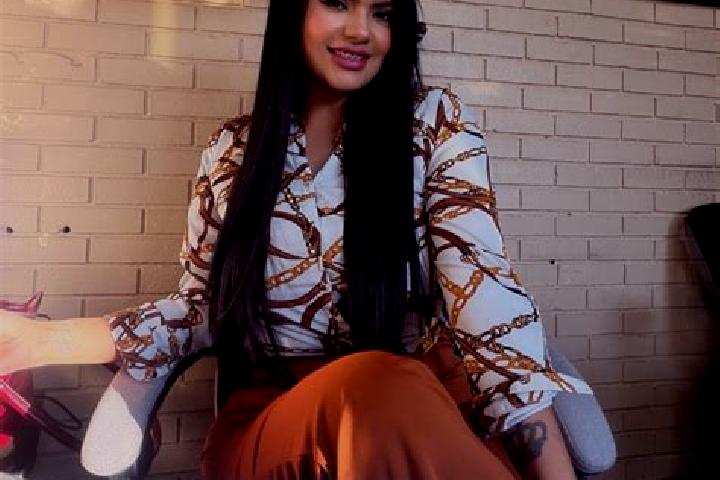 Emma, 36 — Escort in Amby, Netherlands