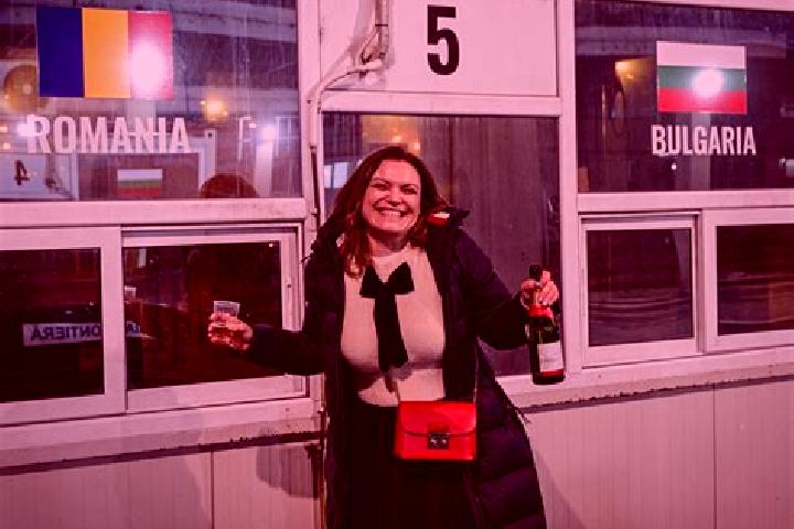 Emma, 36 — Escort in Bogdanita, Romania