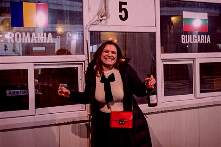 Emma, 36 — Escort in Mera, Romania