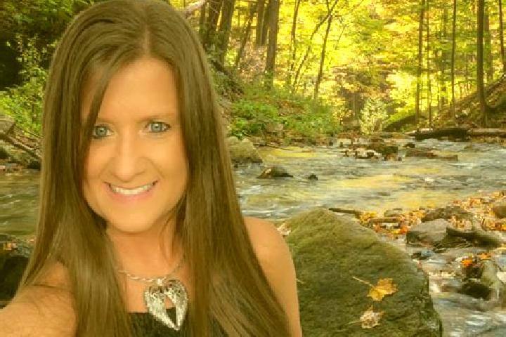 Emma, 36 — Escort in Pettit, United States