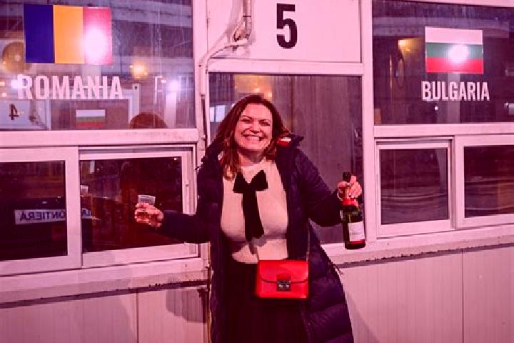 Emma, 36 — Escort in Sanislau, Romania