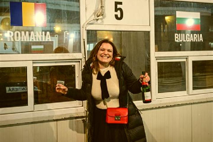 Emma, 36 — Escort in Silistea, Romania