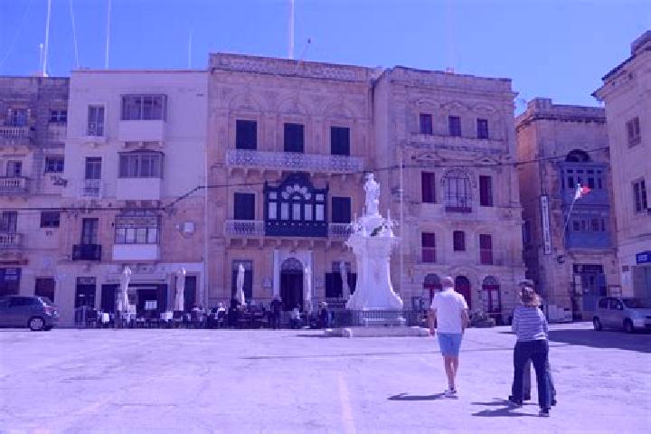 Emma, 36 — Escort in Vittoriosa, Malta