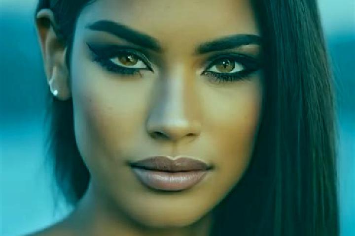 Emma, 37, a black dark-eyed latina companion based in Durango. Offering Massage, Duos, Couples, Deep French Kissing, Dinner Date. Available for incall and ou...
