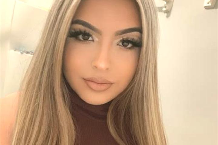 Emma, 37, a blonde brown-eyed latina companion based in The Gemfields. Offering Dinner Date, Deep French Kissing, Fetish. Available for incall and outcall, o...
