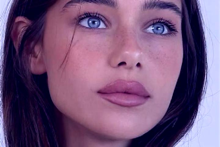 Emma, 37, a brunette blue-eyed middle eastern companion based in Zing. Offering Massage, Travel Companion, Prostate Massage, Striptease. Available for incall...