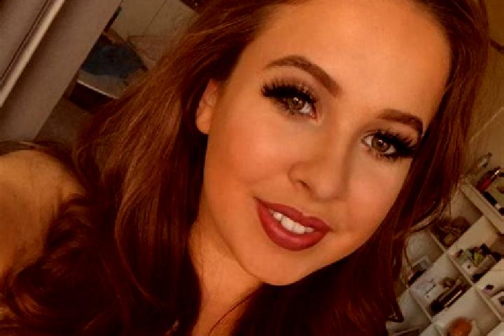 Emma, 37, a chestnut amber-eyed caucasian companion based in Savigny-en-Revermont. Offering Couples, A-Level, Erotic Massage, BDSM, Roleplay. Available for i...