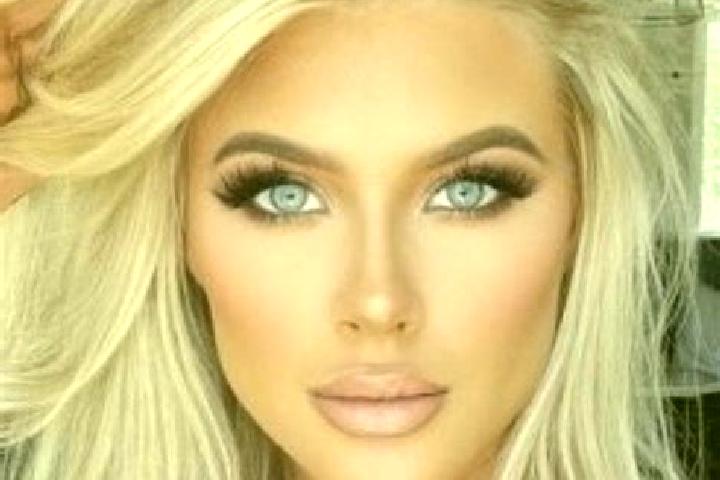 Emma, 37, a platinum blonde grey-eyed mixed companion based in Carneirinho. Offering Dinner Date, Duos, OWO, 69, Domination. Available for incall and outcall...