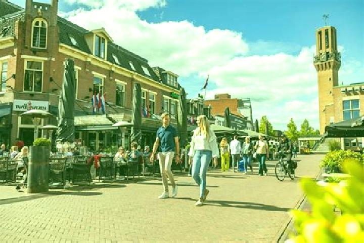 Emma, 37 — Escort in Almelo, Netherlands