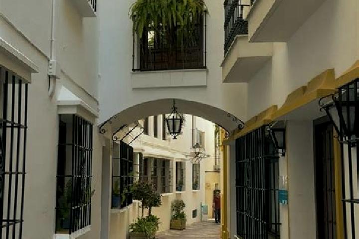 Emma, 37 — Escort in Mentrida, Spain