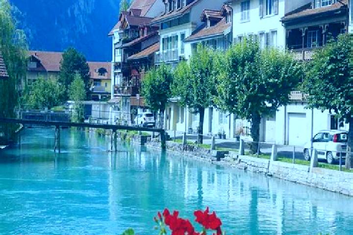 Emma, 37 — Escort in Muehlehalde, Switzerland