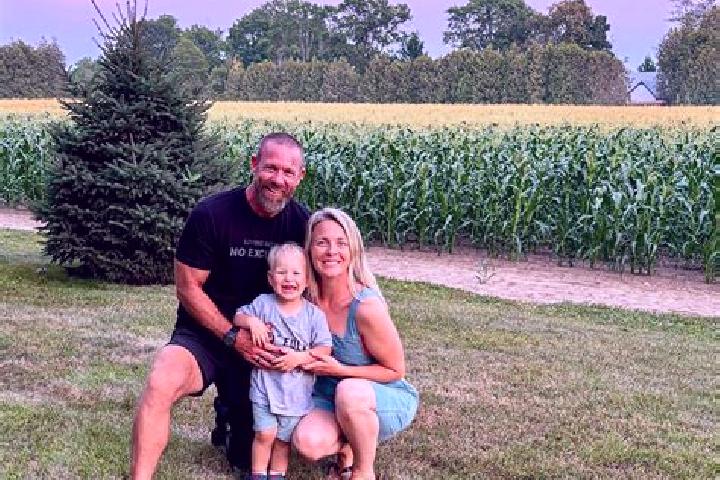 Emma, 37 — Escort in Norfolk County, Canada