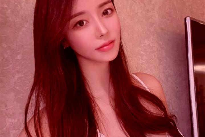 Emma, 37 — Escort in Tewulike, China