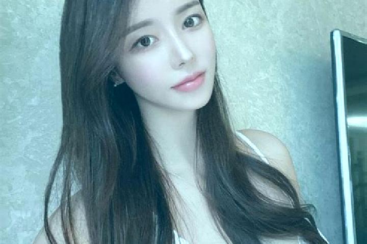 Emma, 37 — Escort in Xiditou, China