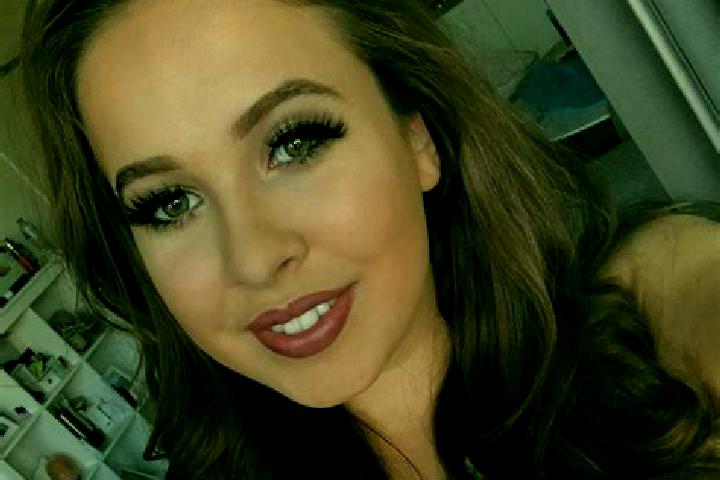 Emma, 38, a auburn amber-eyed mediterranean companion based in Lochwinnoch. Offering Couples, Deep French Kissing, Massage. Available for incall and outcall,...