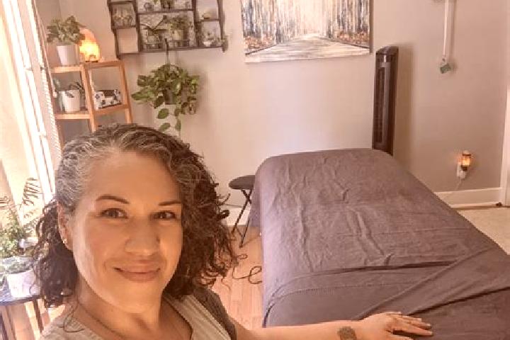 Emma, 38, a black amber-eyed ebony companion based in Cariri do Tocantins. Offering Roleplay, 69, Erotic Massage, Tantra. Available for incall and outcall, d...