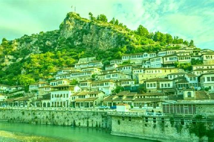 Emma, 38 — Escort in Carshove, Albania