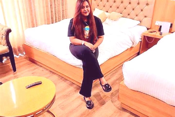 Emma, 38 — Escort in Malakanagiri, India