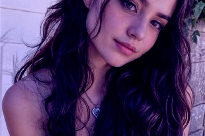 Emma, 39, a brunette hazel-eyed slavic companion based in Banjar Beratan. Offering A-Level, Massage. Available for incall and outcall, overnight bookings ava...