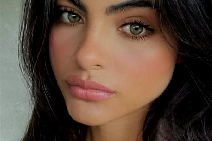 Emma, 39, a chestnut dark-eyed indian companion based in Amaroo. Offering Erotic Massage, Girlfriend Experience, Duos, Overnight. Available for incall and ou...