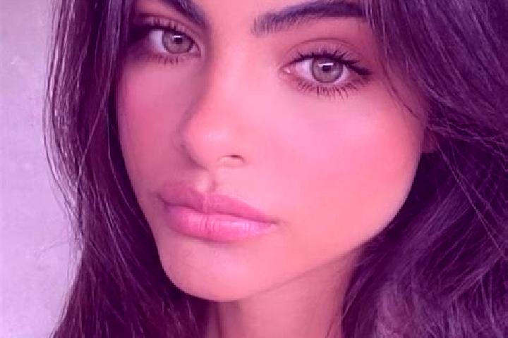 Emma, 39, a red dark-eyed indian companion based in Yarpuz. Offering Duos, Domination, Girlfriend Experience. Available for incall and outcall, overnight boo...