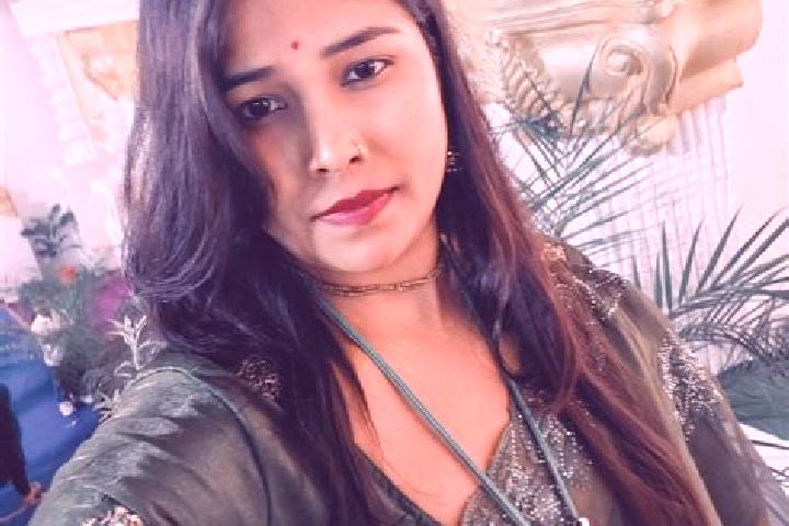 Emma, 39 — Escort in Falakata, India