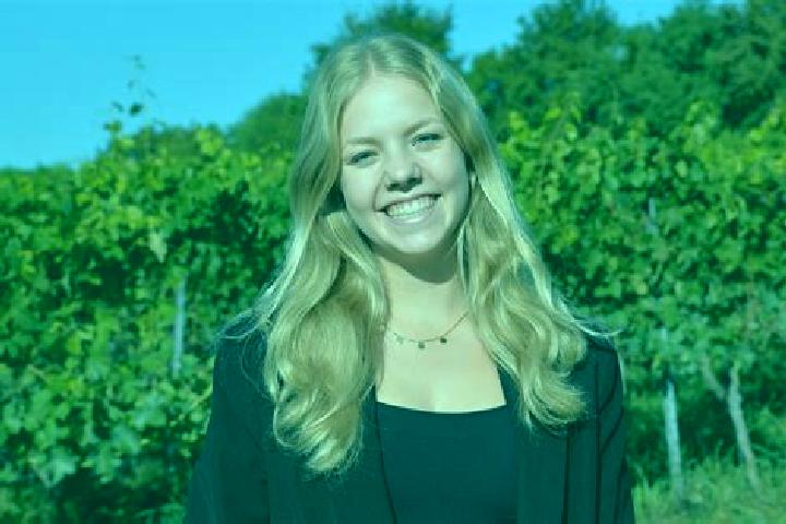 Emma, 39 — Escort in Gau-Algesheim, Germany