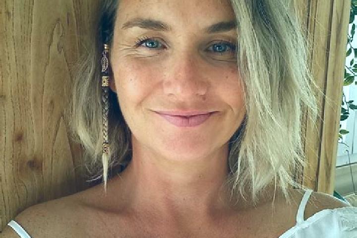 Emma, 39 — Escort in Oingt, France