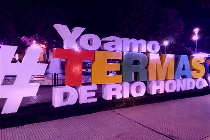 Emma, 39 — Escort in Termas de Rio Hondo, Argentina