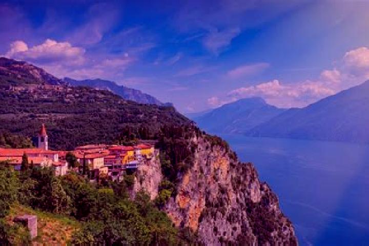 Emma, 39 — Escort in Torbole sul Garda, Italy