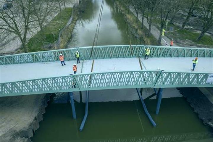 escort Aalsmeerderbrug