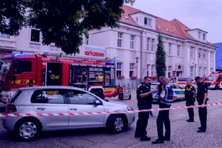 escort Adelheidsdorf