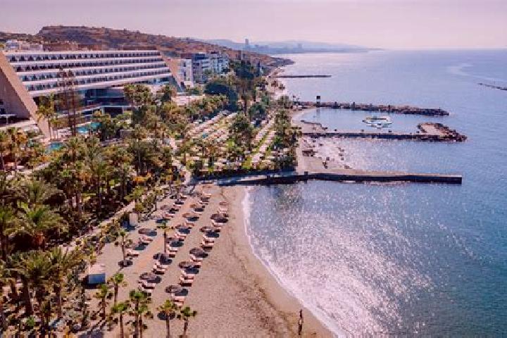 escort Agios Tychon