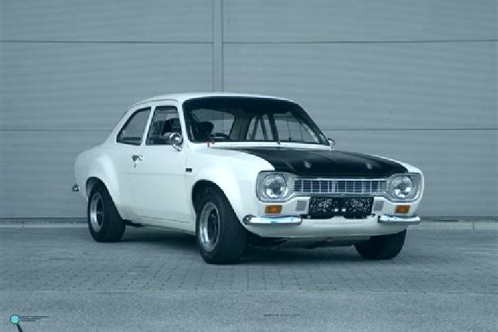 escort Akeley