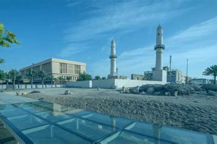 escort Al Khamis