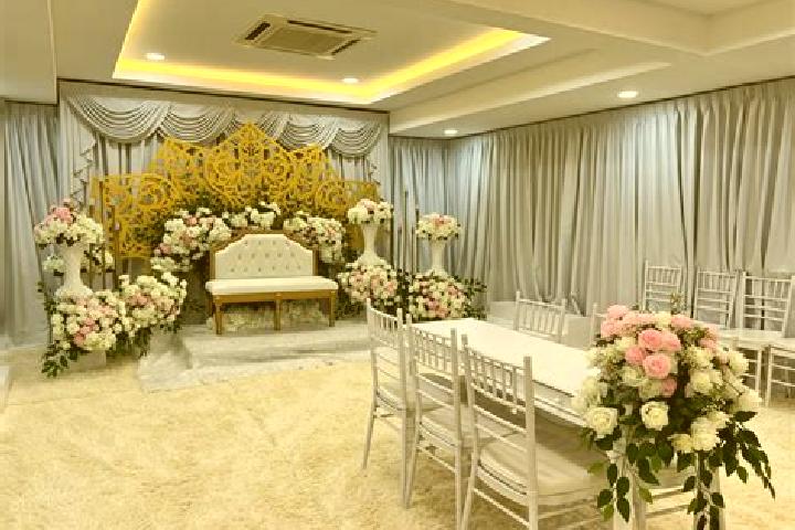 escort Al Mazim