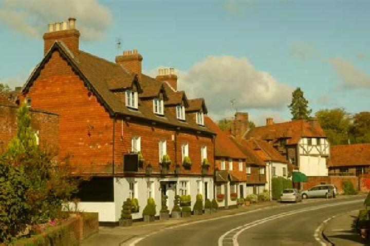 escort Alfold Crossways