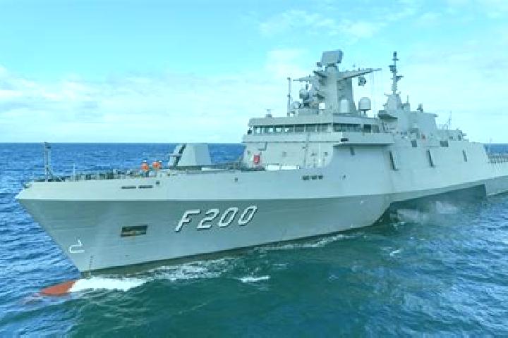 escort Almirante Tamandare
