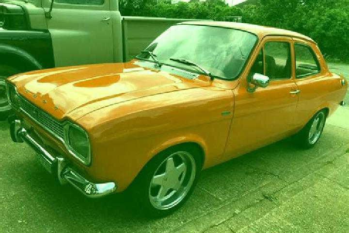 escort Amesbury