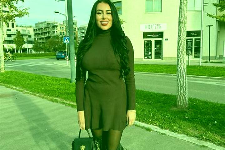 escort Amina