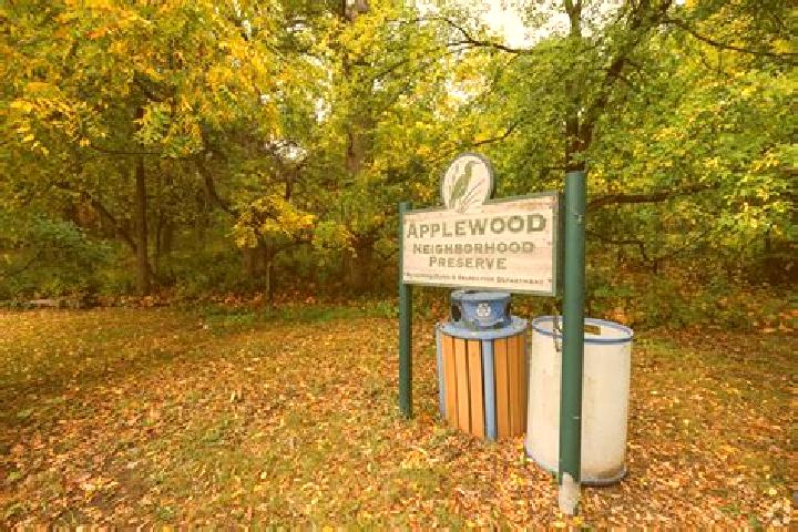 escort Applewood Park