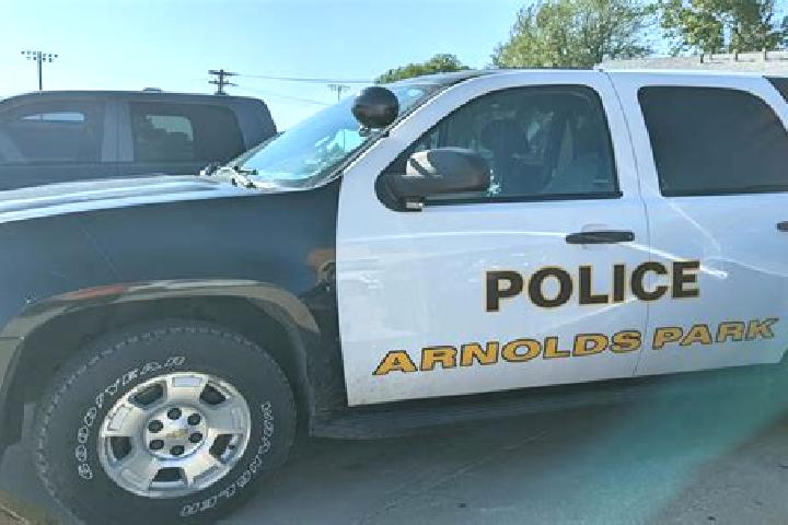 escort Arnolds Park
