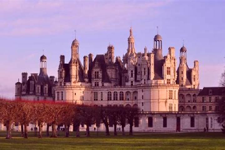 escort Auzouer-en-Touraine