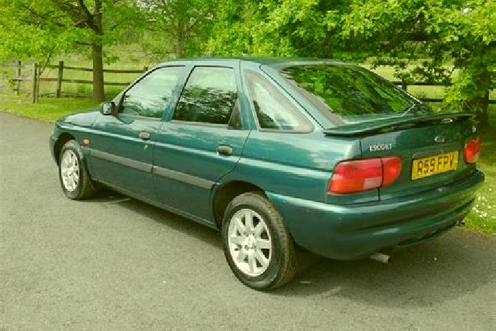 escort Balerno