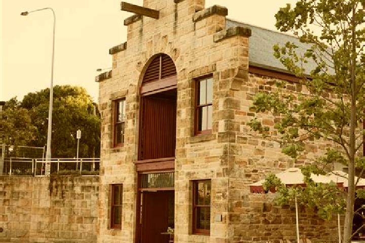 escort Balmain East