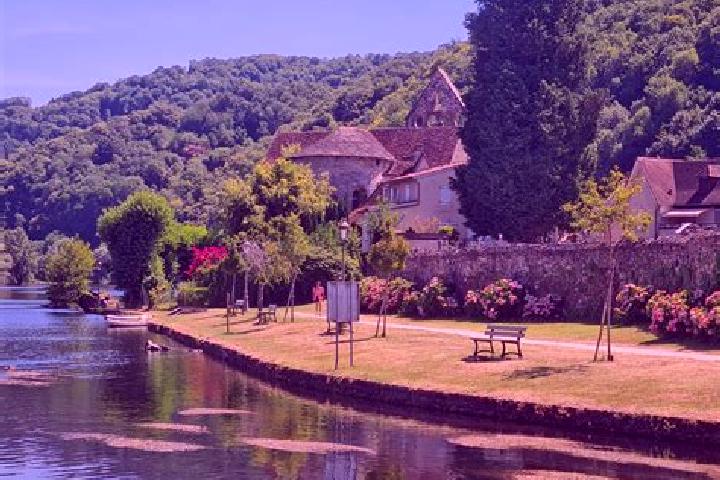 escort Beaulieu-sur-Dordogne