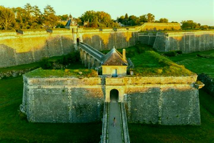 escort Blaye-les-Mines