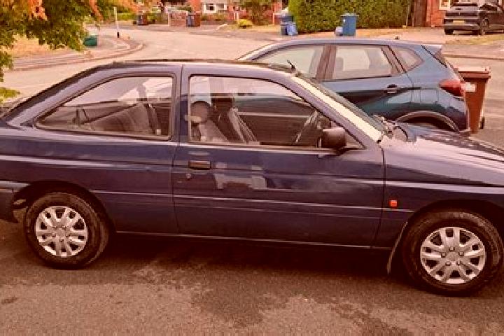 escort Blue Earth