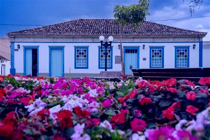 escort Bom Jardim de Minas